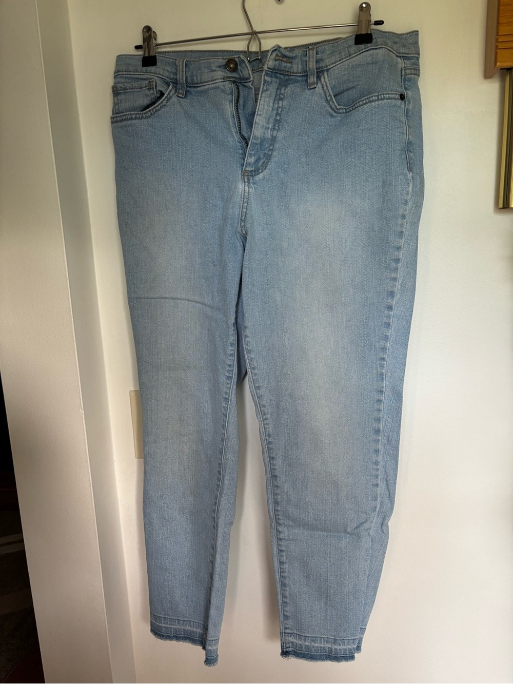 Women’s Light Blue Cropped Jeans - Slim Ankle Fit